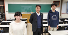 （左）秋田大学 理工学部数理・電気電子情報学科 人間情報工学コース3年　高秀 千冬さん （右）秋田大学 理工学部数理・電気電子情報学科 人間情報工学コース3年　庄司 慧さん