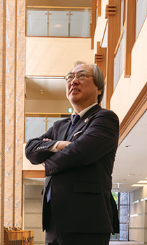 学校法人立命館　仲谷 善雄 総長