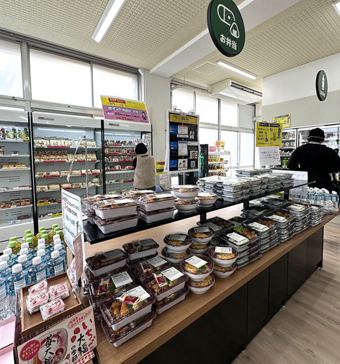 ニコラ（第2食堂）コンビニ