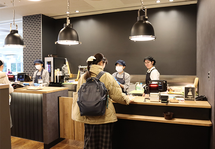 ベーカリー&カフェ