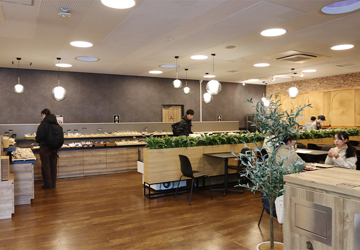 ベーカリー&カフェ