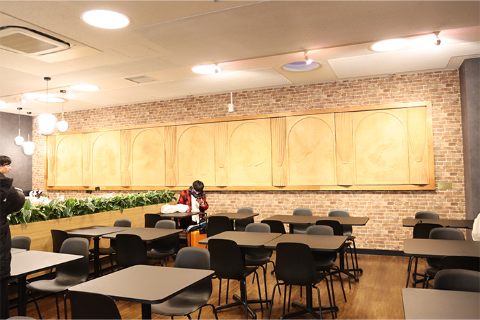 ベーカリー&カフェ