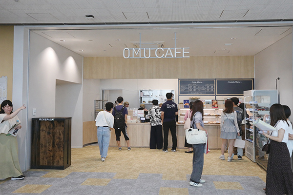 4階ライブラリーフロアに位置する憩いのスペース