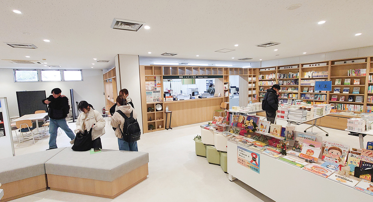 「利用しやすくなった」「きれいになった」と学生に好評のフロア