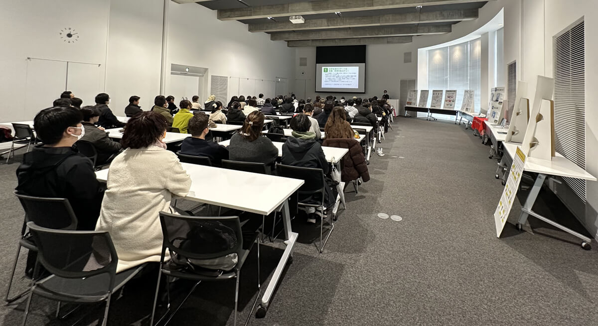 参加者全員一同に会しました。