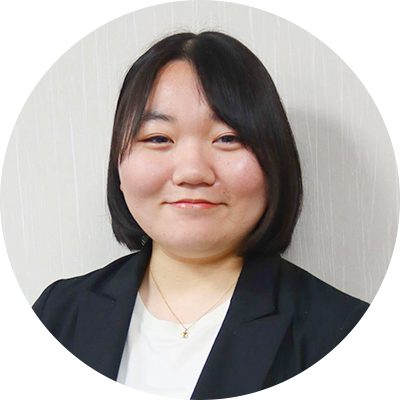 安達 真帆さん
