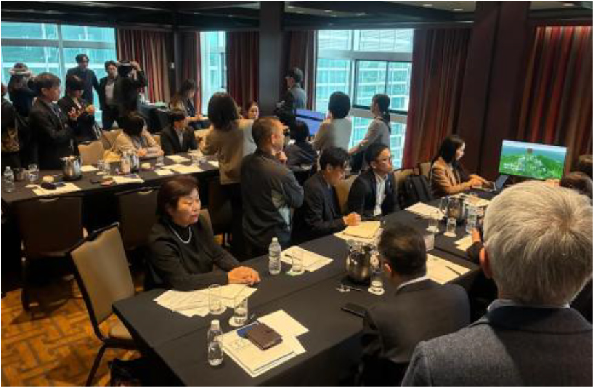 東京大学大学院情報学環の渡邉英徳研究室の様々な取り組みについてプレゼン