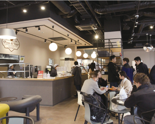 Crowded during lunchtime peak