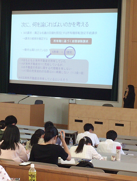 大学生の授業とは 全国大学生活協同組合連合会 全国大学生協連