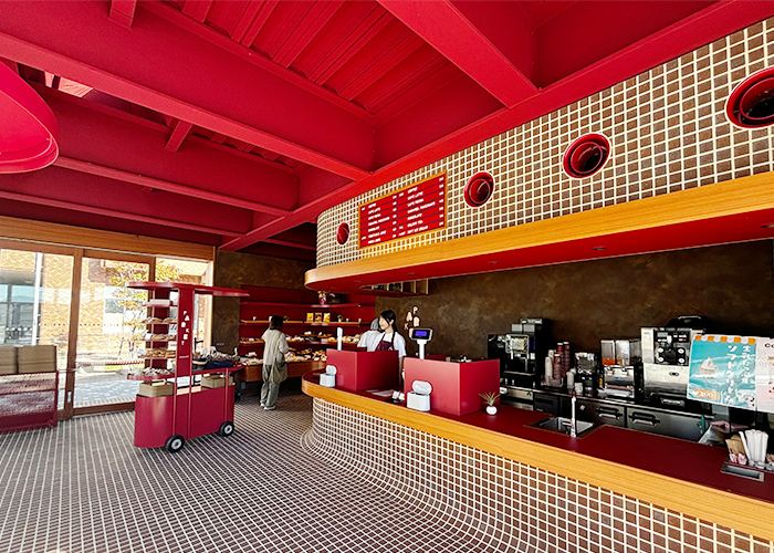 明るい店内