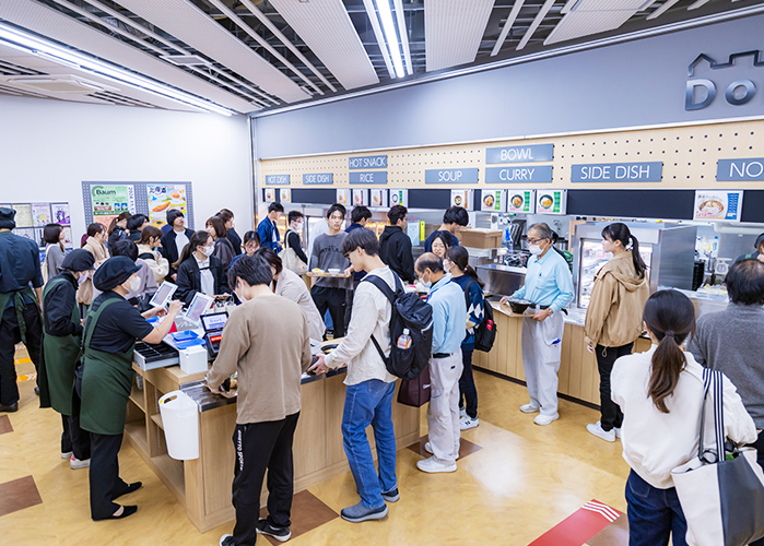 多くの利用者でにぎわいます。