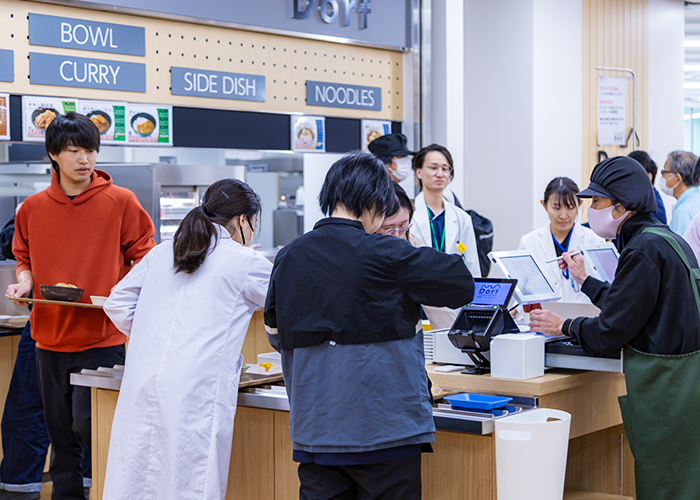 多くの利用者でにぎわいます。