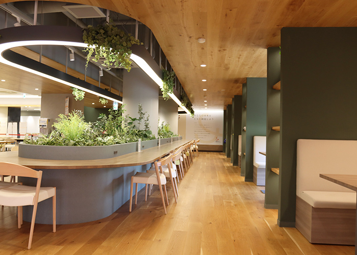 カフェテリア店内